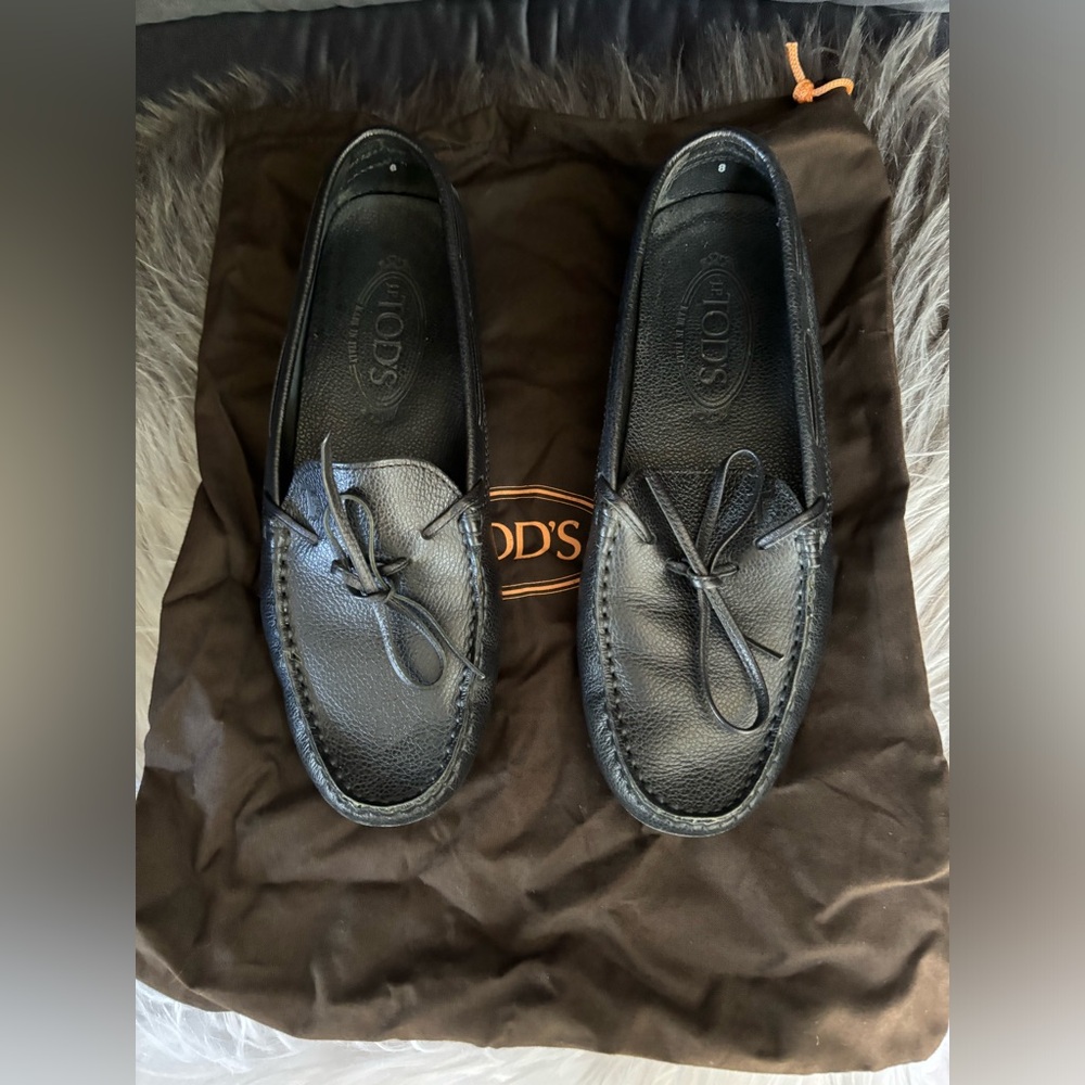 Classic Tod's Black Leather Gommino Loafers with Heel Size 8